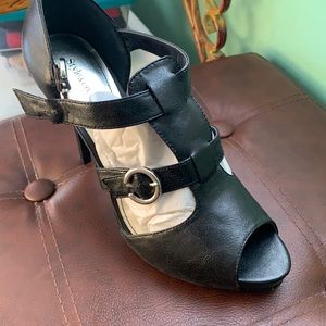 Black super cute sandals